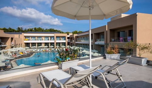 Suite with Land View
