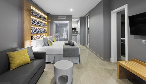 Suite, Sea View