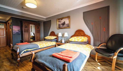 Twin Room, 2 Twin Beds, Non Smoking (Raven Room)
