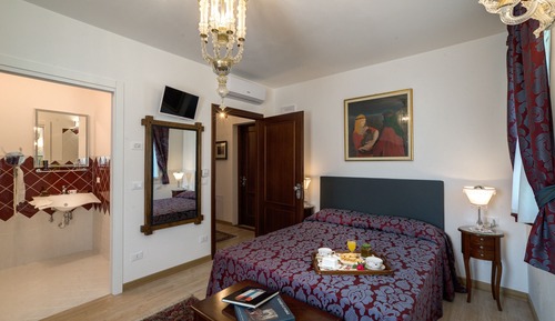 Luxury Suite, 1 Bedroom, Ensuite, Park View
