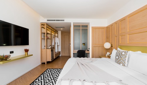 Deluxe Room, 1 King Bed