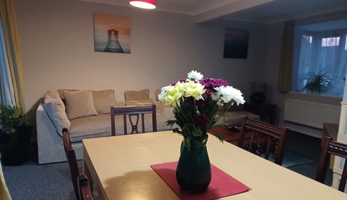 Deluxe House, Private Bathroom, Park View (Spacious 4 Bedroom)