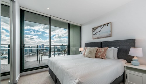 1 Bedroom Apartment + Study with Stadium & Harbour Views