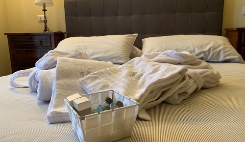 Classic Double Room, 1 Queen Bed, Non Smoking, Pool View