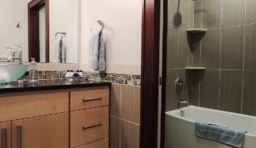 Luxury Suite, Private Bathroom (The Huron)