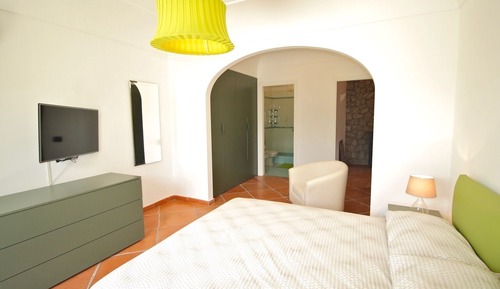 Villa (6 Bedrooms)