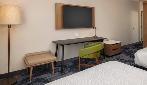 Room, 1 King Bed (Mobility/Hearing Access, Roll-In Shwr)