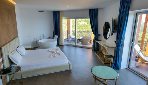 Luxury Suite, Balcony, Sea View