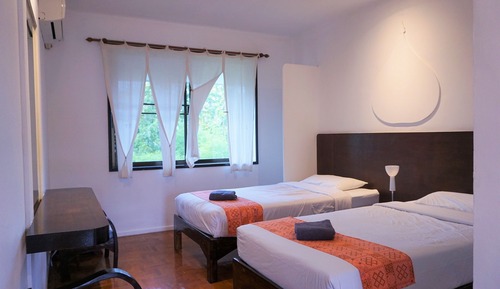 Standard Twin Room with Shower