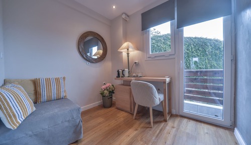 Family Room (connecting)