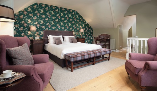 Room, 1 King Bed (Courtyard, Duplex)