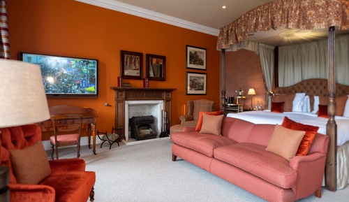Suite, 1 King Bed, Balcony (Castle)