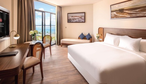 Premier Room, 1 King Bed, Balcony, Sea View