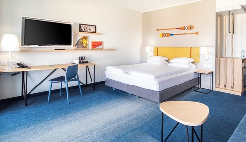 Premium Room, 1 King Bed, River View