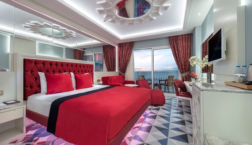 Honeymoon Room, Sea View