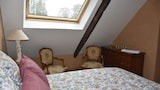 Double or Twin Room, Shared Bathroom (Champagne)