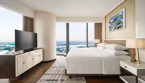 Club Room, 1 King Bed, Non Smoking