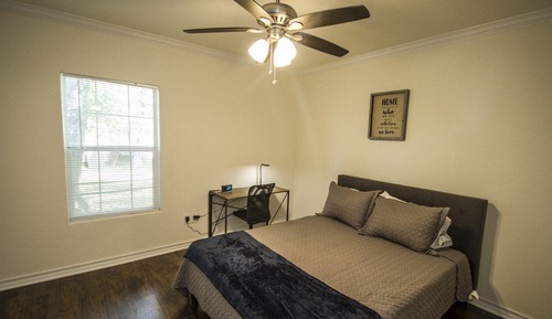 House (2 Bedrooms)