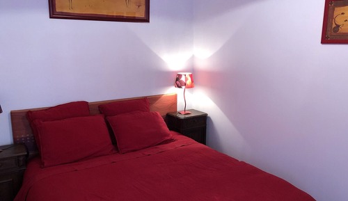 Room, 1 Queen Bed, Non Smoking, Ground Floor (Orange)