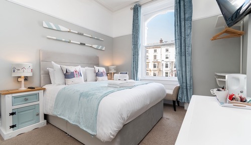 Superior Double Room, 1 King Bed, Partial Sea View