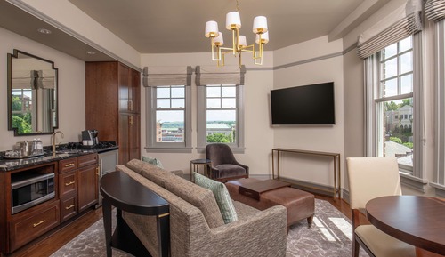 Suite, 1 King Bed, Non Smoking