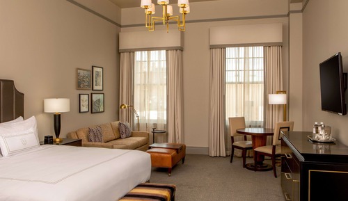 Deluxe Room, 1 King Bed, Accessible, Bathtub (Mobility & Hearing)