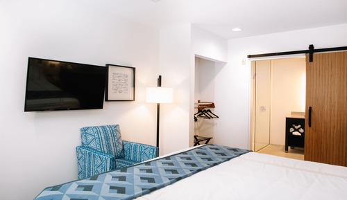 Premium Room, 1 King Bed, Accessible