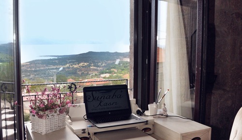 Suite, Sea View
