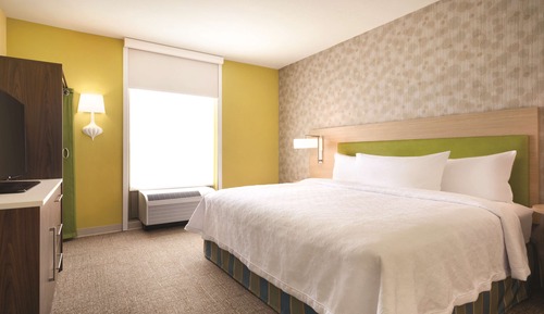 Suite, 1 King Bed, Non Smoking (Roll-In Shower)