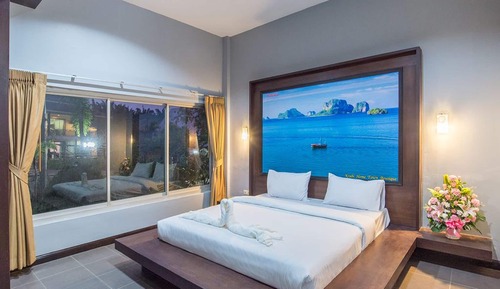 Triple Room with Pool View 