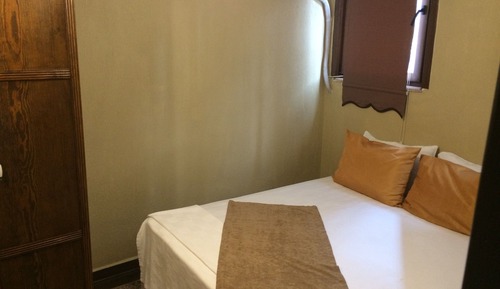 Economy Double Room (Semibasement)