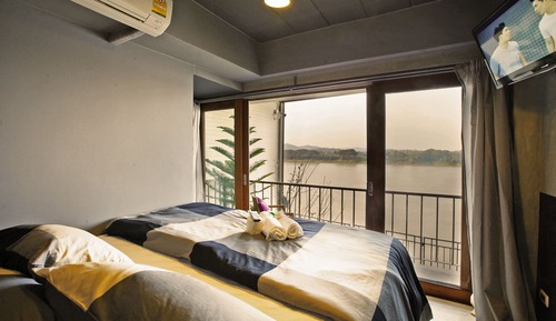 VIP Room with Balcony and River View 