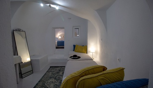 Villa Ariadni Cave House Volcano View