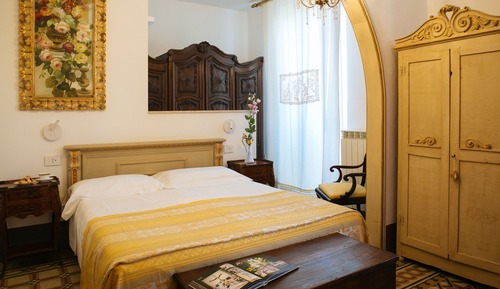 Room (Prestige)