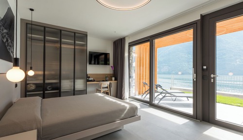 Deluxe Suite, Lake View