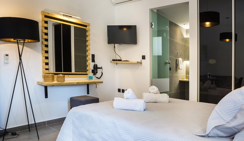 Deluxe Studio Suite, Private Pool