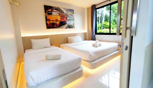 Comfort House, Garden View