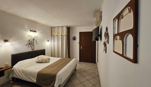 Classic Double Room, Garden View