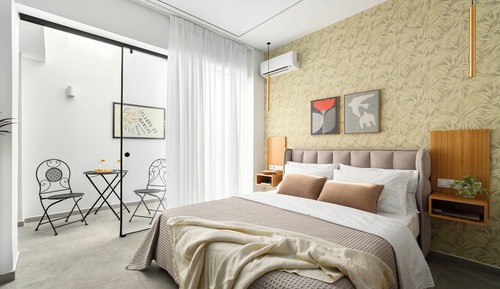 Studio, Courtyard View