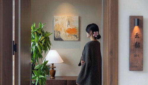 Comfort Suite, Hill View