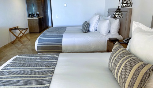 Deluxe Room, 2 Double Beds, Partial Ocean View