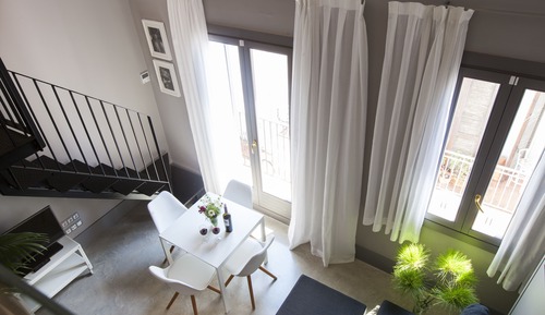 Loft, Balcony