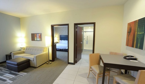 1 King Bed, 1 Bedroom Suite
