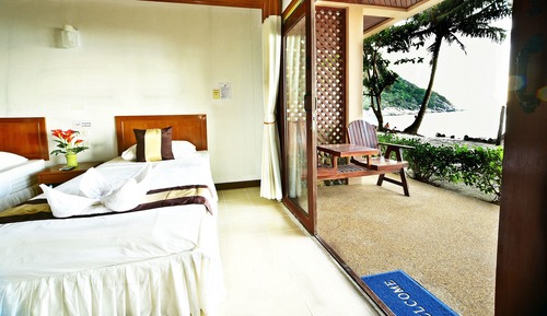 Standard Sea View Twin Beds with Fan