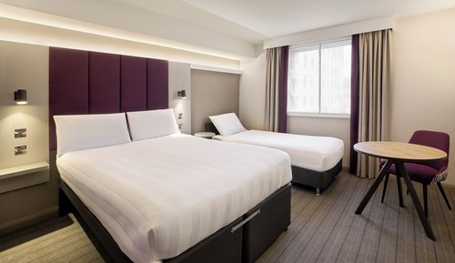 Standard Double Room, Roll-in Shower