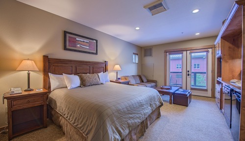Deluxe Room, 1 King Bed (Family Studio)