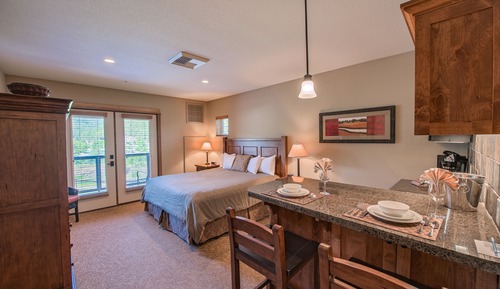 Deluxe Room, 1 King Bed (Studio Condo)