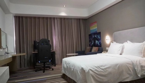 Standard Room, 1 Queen Bed (High Speed WiFi)