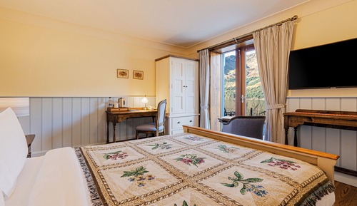 King Superior Room with Terrace Loch View