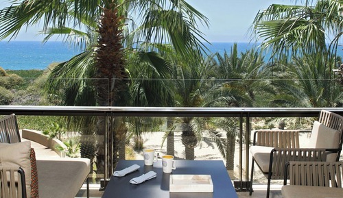 Deluxe Room, 1 King Bed, Non Smoking, Balcony (Oceanfront)